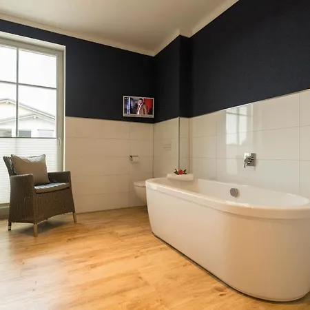 Grosszuegige Mit Sauna Und Balkon Vp Goehren (Ruegen)