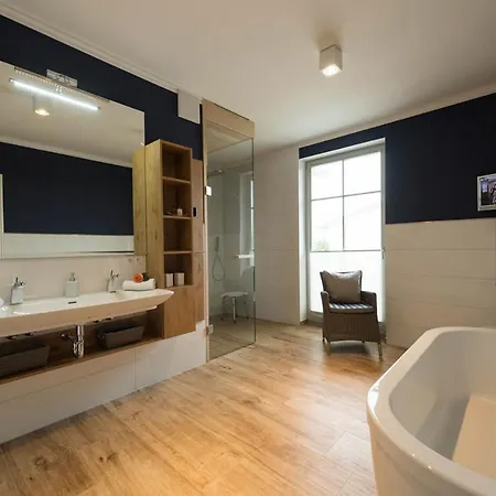 Villa Grosszuegige Mit Sauna Und Balkon Vp *