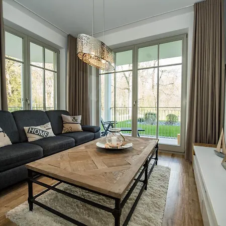 Grosszuegige Mit Sauna Und Balkon Vp Vila